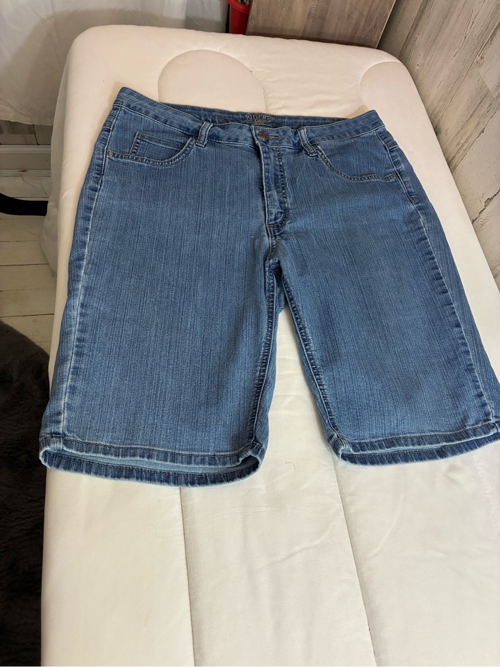 Riders by Lee Women's Denim Bermuda Shorts - Blue 34 waist inseam 10 rise 10